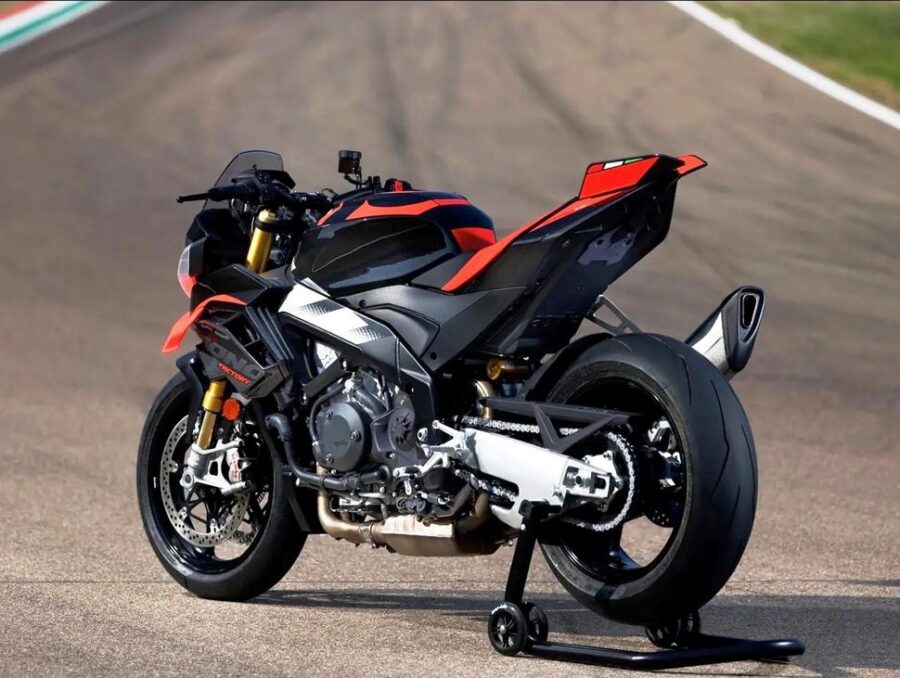 aprilia tuono v4 1100 factory 2026